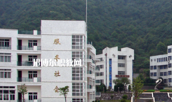 昭通財(cái)貿(mào)學(xué)校2022年學(xué)費(fèi)、收費(fèi)多少