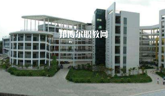 成都中醫(yī)藥大學(xué)附屬學(xué)校龍泉校區(qū)怎么樣、好不好