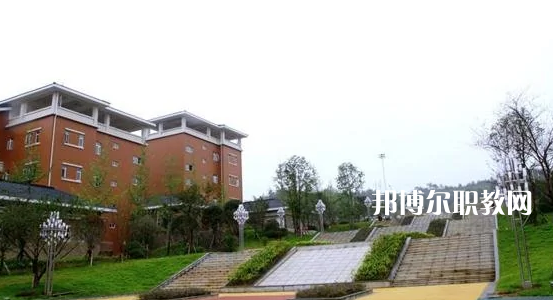 廣東新興中藥學(xué)校2022年報(bào)名條件、招生要求、招生對(duì)象