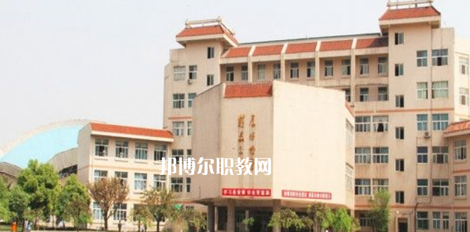 成都中醫(yī)藥大學(xué)附屬學(xué)校龍泉校區(qū)2022年報(bào)名條件、招生要求、招生對(duì)象
