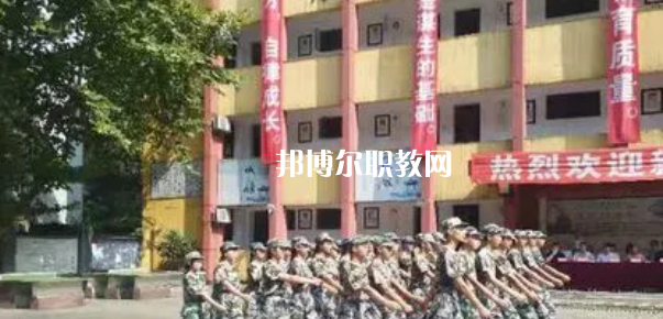 瀘州市天樺職業(yè)技術學校2022年招生辦聯(lián)系電話