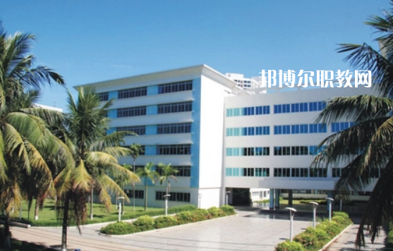 海南省衛(wèi)生學(xué)校2022年報(bào)名條件、招生要求、招生對象