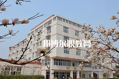 瀘州醫(yī)學(xué)院衛(wèi)生學(xué)校2022年怎么樣、好不好