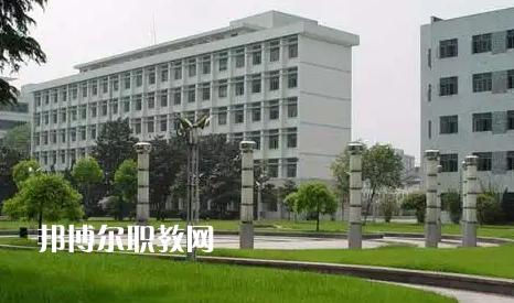 湖北旅游學(xué)校2022年報名條件、招生要求、招生對象
