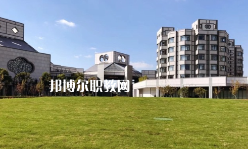 隨州高級(jí)技工學(xué)校2022年報(bào)名條件、招生要求、招生對(duì)象