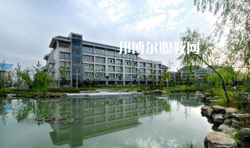 襄樊工業(yè)學(xué)校2022年報(bào)名條件、招生要求、招生對(duì)象