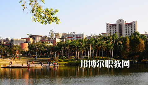 湖北東風(fēng)汽車技師學(xué)院2022年報(bào)名條件、招生要求、招生對象