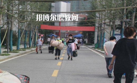 武漢新洲高級職業(yè)中學(xué)2022年報名條件、招生要求、招生對象