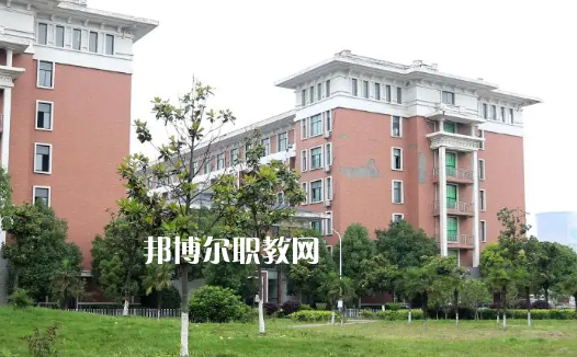 湖北機(jī)械工業(yè)學(xué)校2022年報名條件、招生要求、招生對象