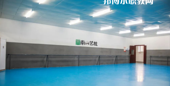 南寧市南山藝術(shù)職業(yè)技術(shù)學(xué)校2022年報(bào)名條件、招生要求、招生對(duì)象