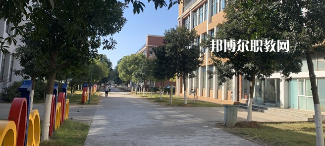 南昌智遠(yuǎn)技工學(xué)校2023年報名條件、招生要求、招生對象
