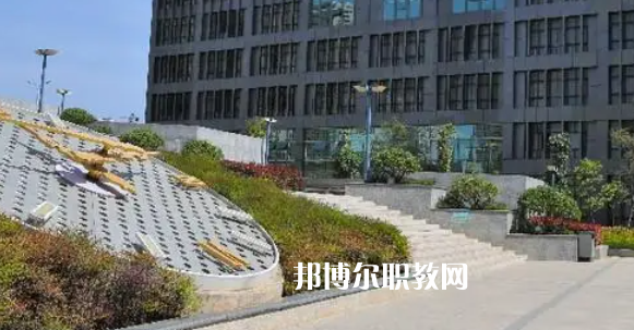 云南高職?？圃盒Ｅ琶?0強