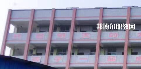 威遠(yuǎn)縣聯(lián)想職業(yè)技術(shù)學(xué)校2023年報(bào)名條件、招生要求、招生對(duì)象