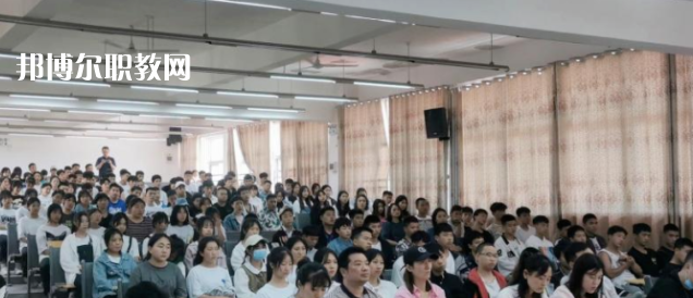 峨邊彝族自治縣職業(yè)高級(jí)中學(xué)校2023年學(xué)費(fèi)、收費(fèi)多少