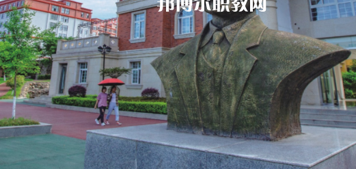 綿陽(yáng)交通高級(jí)技工學(xué)校地址在哪里，哪個(gè)地區(qū)，哪個(gè)城市?