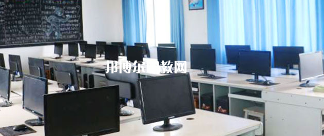 眉山市華興技工學(xué)校地址在哪里，哪個(gè)地區(qū)，哪個(gè)城市?