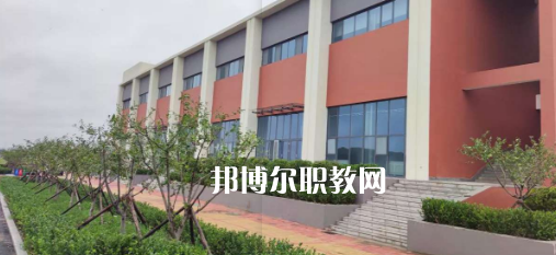 2023青島西大技工學(xué)校招生計劃 招生人數(shù)是多少(附要求、條件、對象)