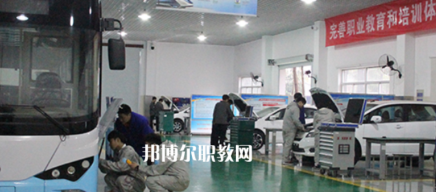 南京市公用事業(yè)技工學(xué)校地址在哪里，哪個地區(qū)，哪個城市?