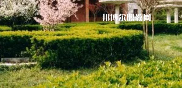 江蘇印刷技工學(xué)校地址在哪里，哪個地區(qū)，哪個城市?