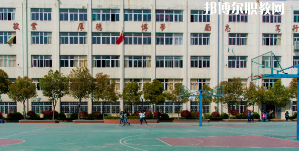 南京工業(yè)技術學校地址在哪里，哪個地區(qū)，哪個城市?