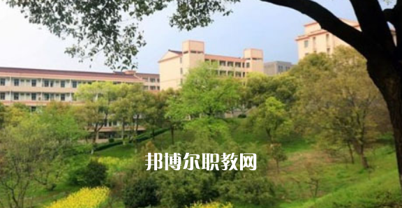 江蘇省宜興中等專業(yè)學校地址在哪里，哪個地區(qū)，哪個城市?