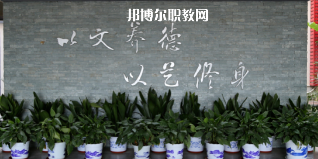 張家港市舞蹈學(xué)校地址在哪里，哪個(gè)地區(qū)，哪個(gè)城市?