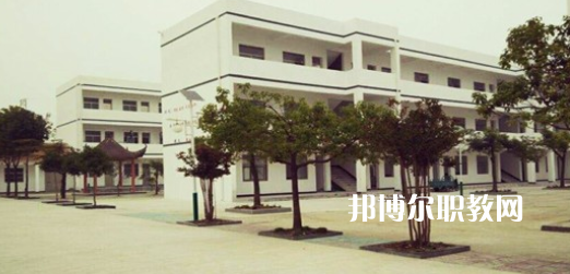 盱眙縣東方職業(yè)高級(jí)中學(xué)地址在哪里，哪個(gè)地區(qū)，哪個(gè)城市?