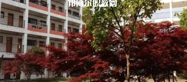 江蘇省寶應(yīng)中等專業(yè)學(xué)校地址在哪里，哪個地區(qū)，哪個城市?