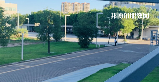 汕頭市科技應(yīng)用職業(yè)技術(shù)學(xué)校地址，乘車路線