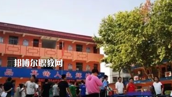 陜西渭南商貿(mào)技工學(xué)校地址，乘車路線