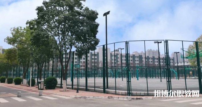 西安外事技工學(xué)校地址，乘車路線