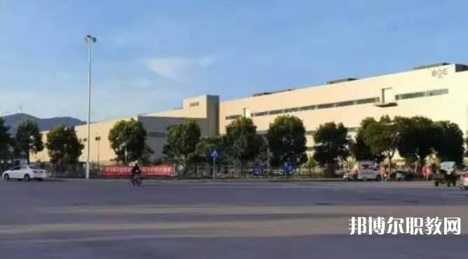 西安智能工業(yè)技工學(xué)校地址，乘車路線