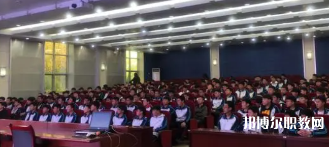 秦皇島市中等專業(yè)學校地址，乘車路線