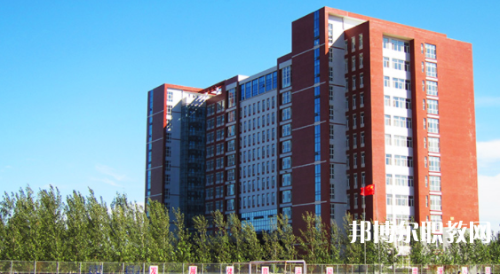 保定市科技中等專業(yè)學(xué)校地址，乘車路線