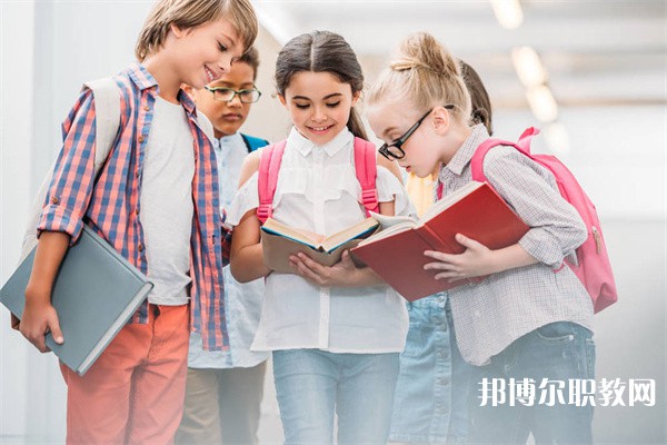 重慶哪里的中職學(xué)校能讀計(jì)算機(jī)動漫與數(shù)字媒體技術(shù)應(yīng)用專業(yè)