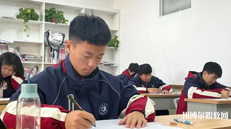 2023鄭州創(chuàng)新科技中等專業(yè)學校招生計劃 招生人數(shù)是多少(附要求、條件、對象)