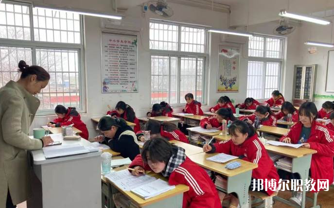 2023開(kāi)封市第一職業(yè)中等專(zhuān)業(yè)學(xué)校招生計(jì)劃 招生人數(shù)是多少(附要求、條件、對(duì)象)