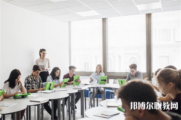 湖南哪里的中專學校能讀子電器應用與維修專業(yè)