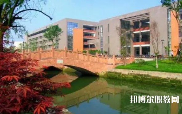 2024桂林市藝術(shù)學(xué)校招生計(jì)劃 招生人數(shù)是多少(附要求、條件、對(duì)象)