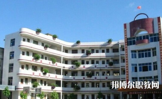 2024玉林市龍池職業(yè)技術(shù)學(xué)校招生計(jì)劃 招生人數(shù)是多少(附要求、條件、對(duì)象)