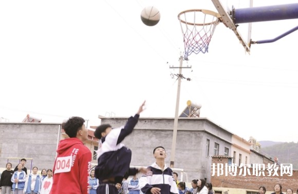 2024方山縣職業(yè)中學(xué)多少錢方山縣職業(yè)中學(xué)各專業(yè)學(xué)費收費標準
