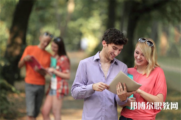 廣西哪里的中職學(xué)校能讀汽車營(yíng)銷與服務(wù)專業(yè)