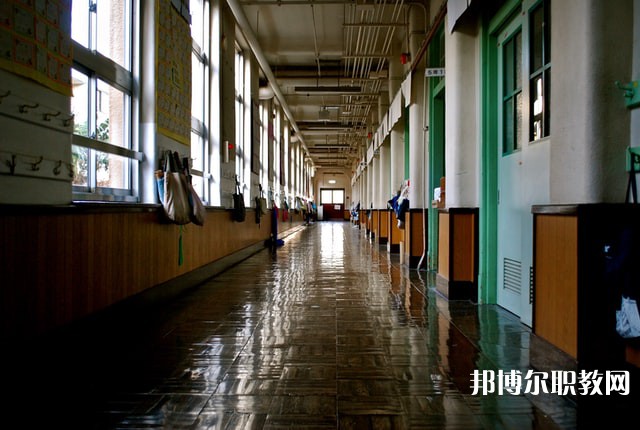 四川哪里的中專學校能讀石油化工技術專業(yè)