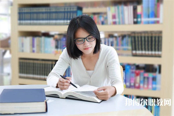 貴州哪里的職業(yè)學校能讀數字影像技術專業(yè)