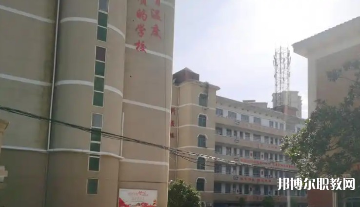 益陽市科技工程學(xué)校2025年學(xué)費、收費多少