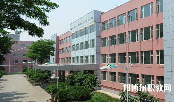 2025山西省潞安職業(yè)中等專業(yè)學校招生計劃 招生人數(shù)是多少(附要求、條件、對象)