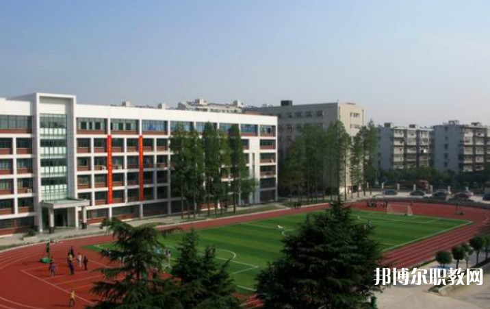 湖北2025年讀鐵路學(xué)校要分數(shù)嗎
