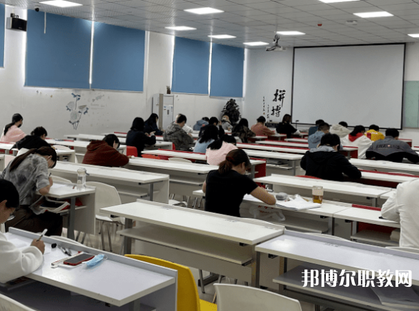 四川2025年消防技術(shù)工程學校和幼師哪個好