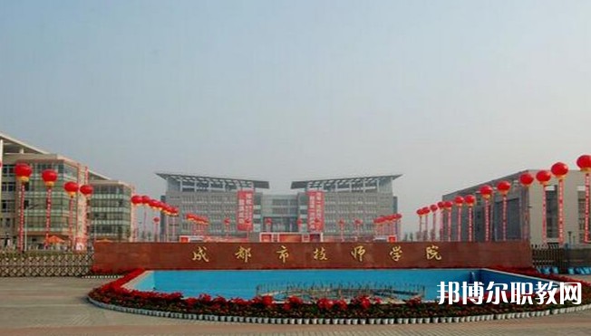 四川2025年女生初中畢業(yè)上電工學校